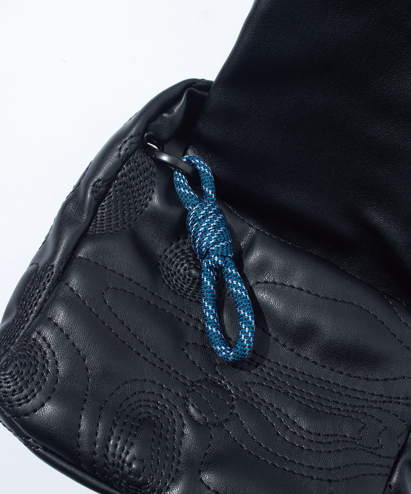TECH LEATHER CONTOUR MINI POUCH